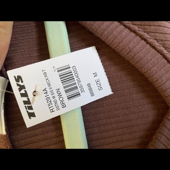 Brown Tillys top - Picture 2 of 2